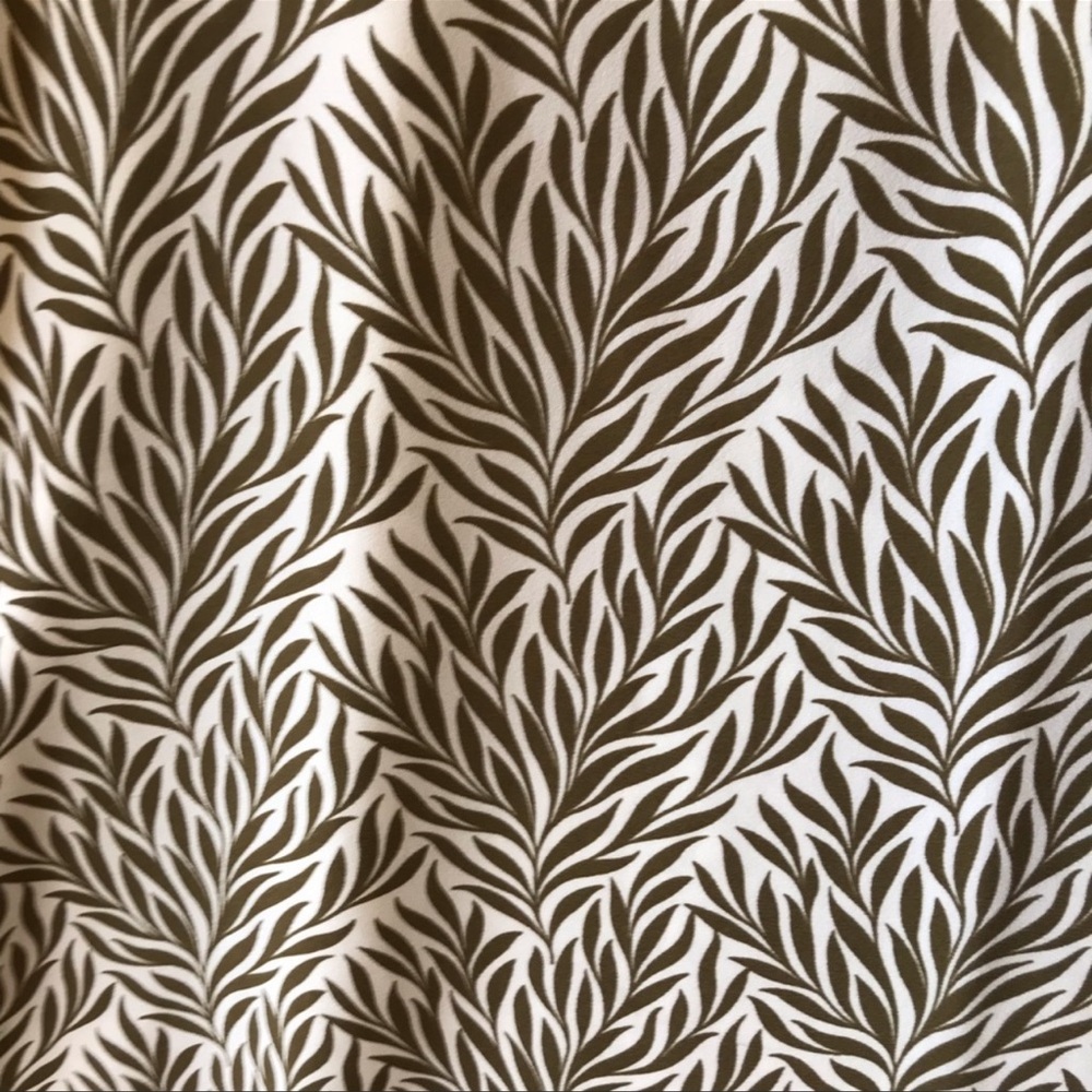 LOFT Lined Flowy Tank Size L - Picture 4 of 4